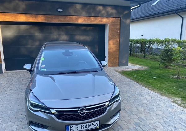 Opel Astra cena 51900 przebieg: 162500, rok produkcji 2017 z Myszków małe 121